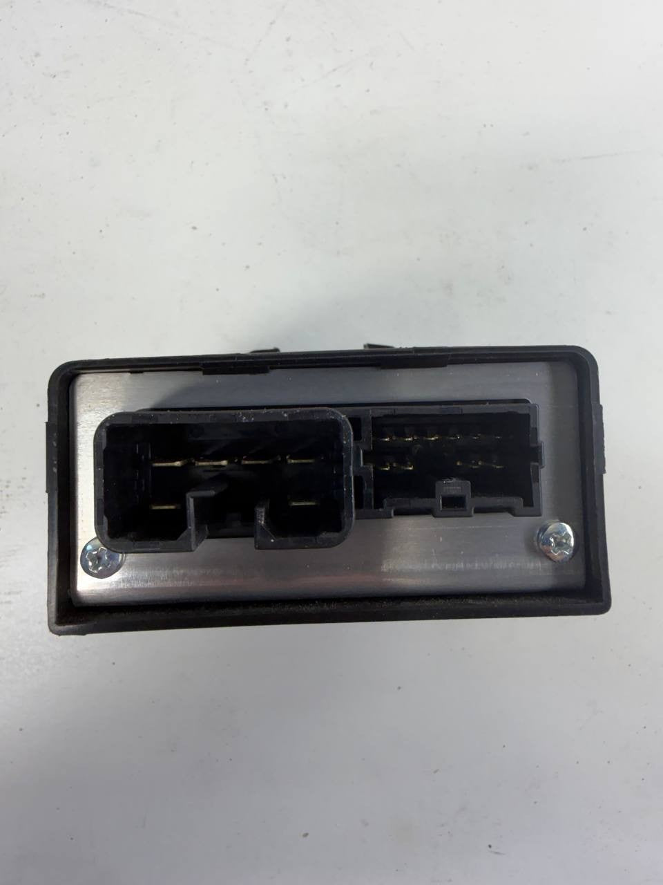 OEM Hino Headlight Control Relay Module 12V 85900-E0060 155 195 258 268 338