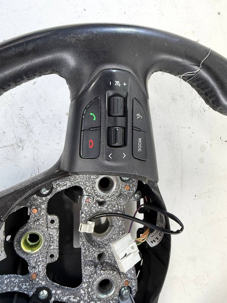 2015 Kia Sedona Steering Wheel Assembly 56100A9210WK OEM Used