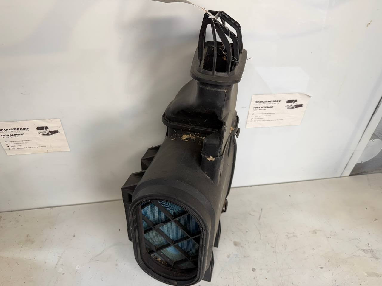 Hino 155 195 Air Filter Housing Air Cleaner Assembly OEM Used