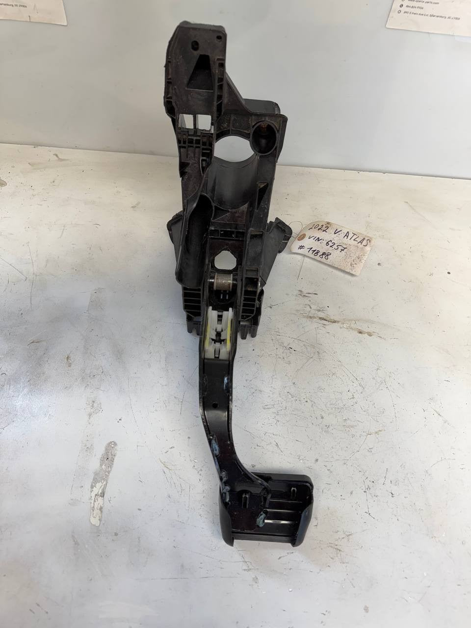 2022 Volkswagen Atlas Brake Pedal Assembly OEM Used