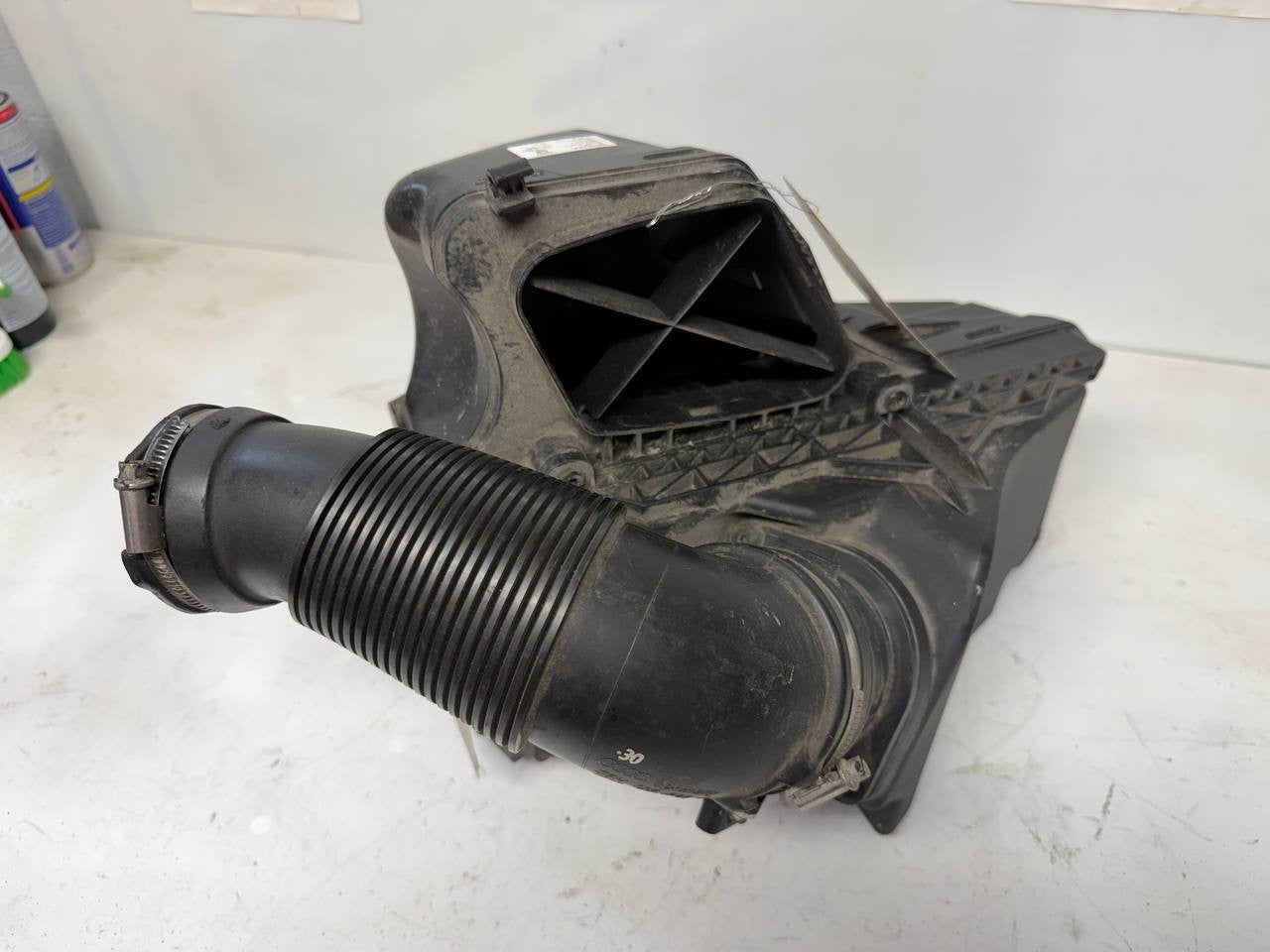 2012 Audi A4 Air Filter Housing Air Cleaner Assembly 8K0133837BJ OEM Used