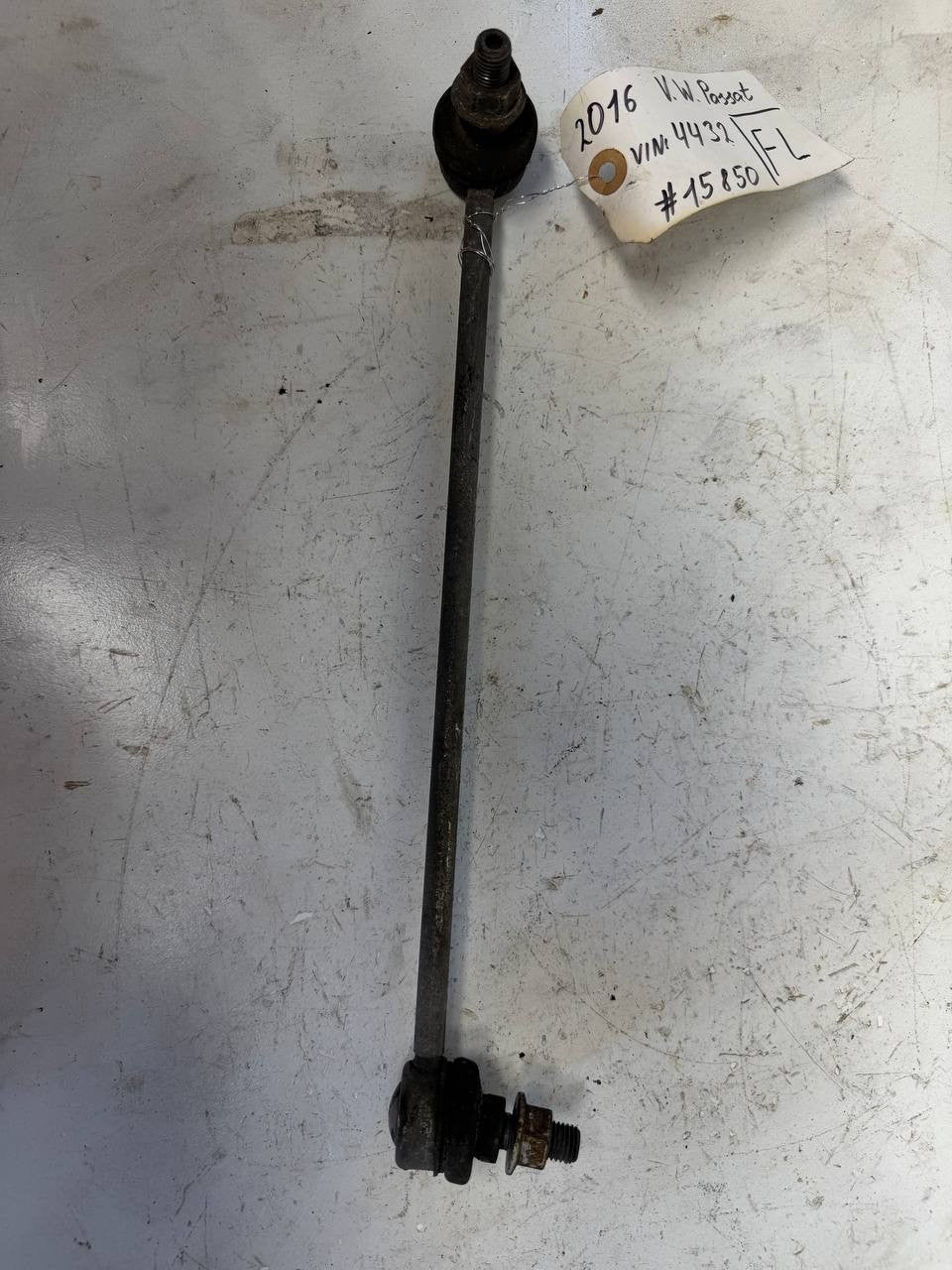 2016 Volkswagen Passat Front Left Stabilizer Sway Bar Link OEM Used