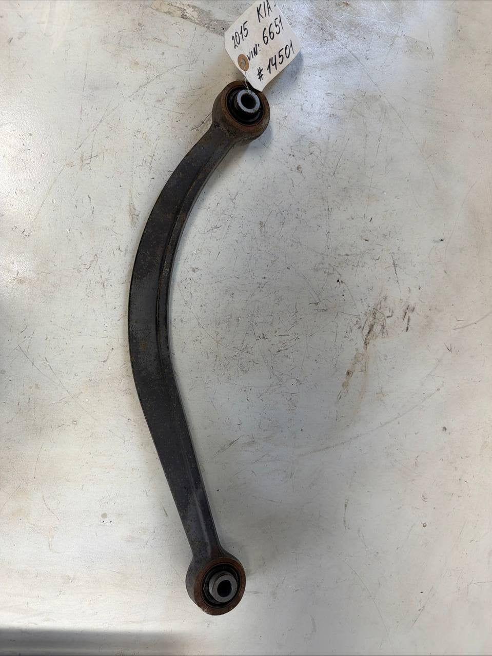 2015 Kia Sedona Rear Right Control Arm OEM Used