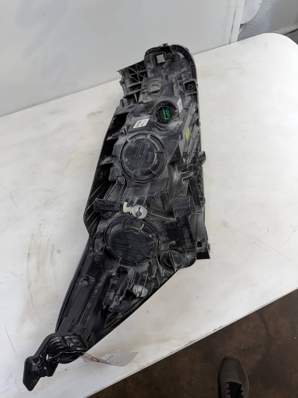 Kia Cadenza 2016 Left Side Headlight LH  OEM Used
