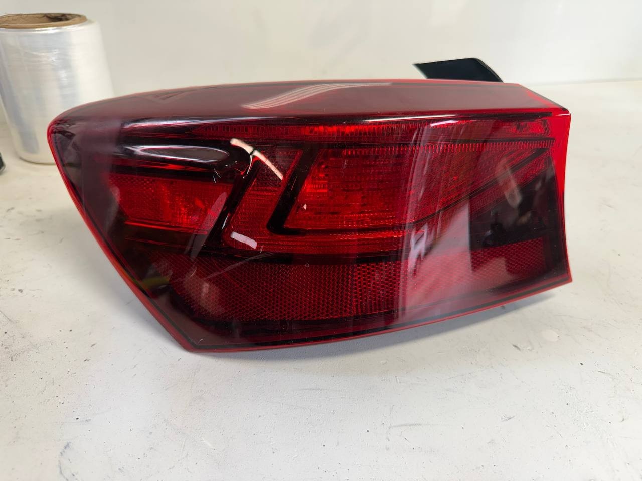 2019 Kia Forte Left Rear Tail Light Lamp 92401M7000 OEM Used