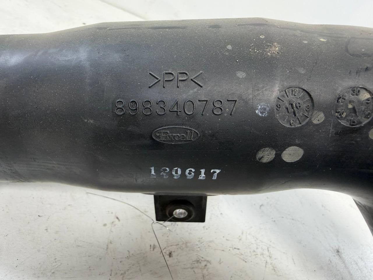 Isuzu NPR Diesel Air Cleaner Air Intake Duct Hose 898340787 OEM Used