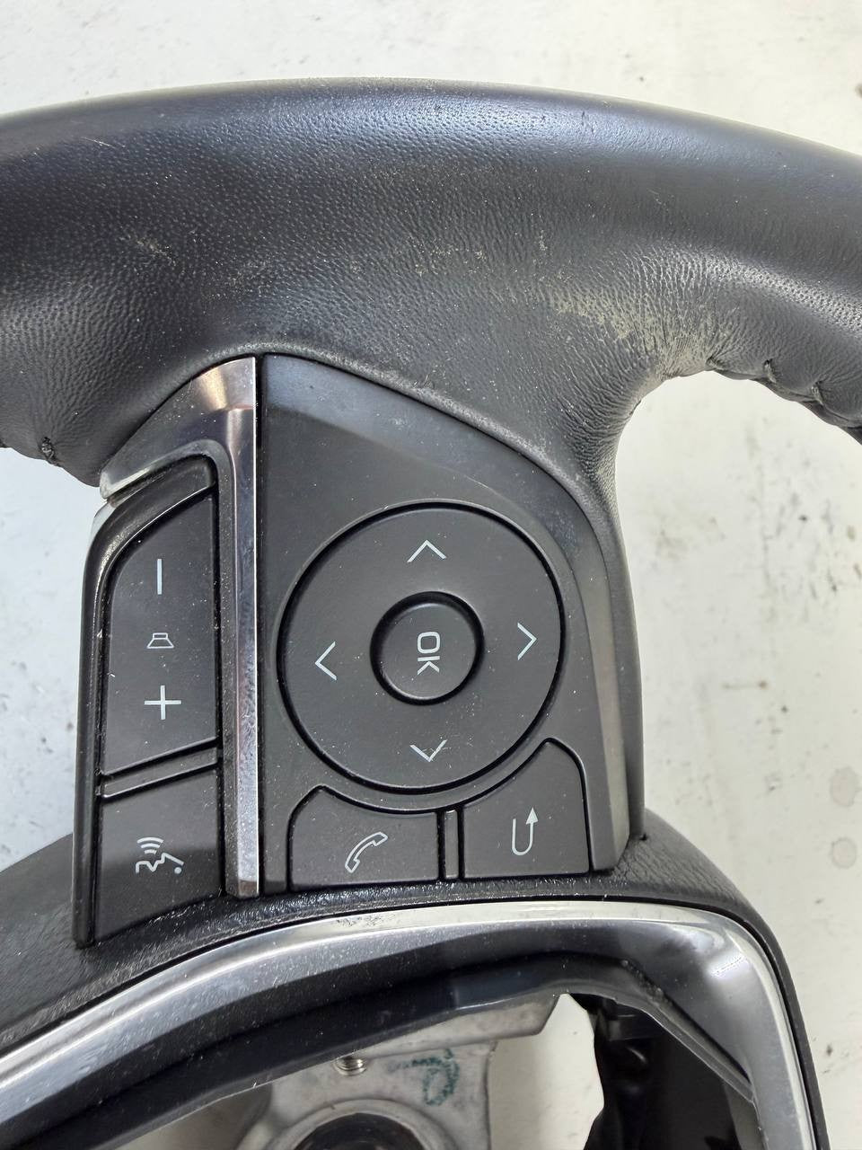 2019 Toyota Camry Steering Wheel Assembly OEM Used