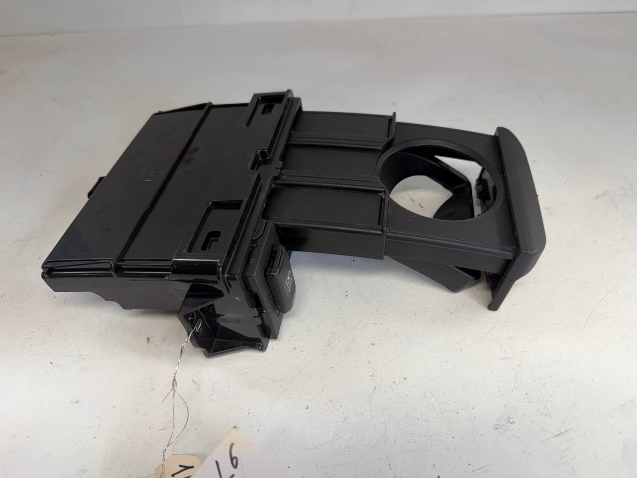 2022 Hino L6 USB Port Cup Holder Console Assembly OEM Used