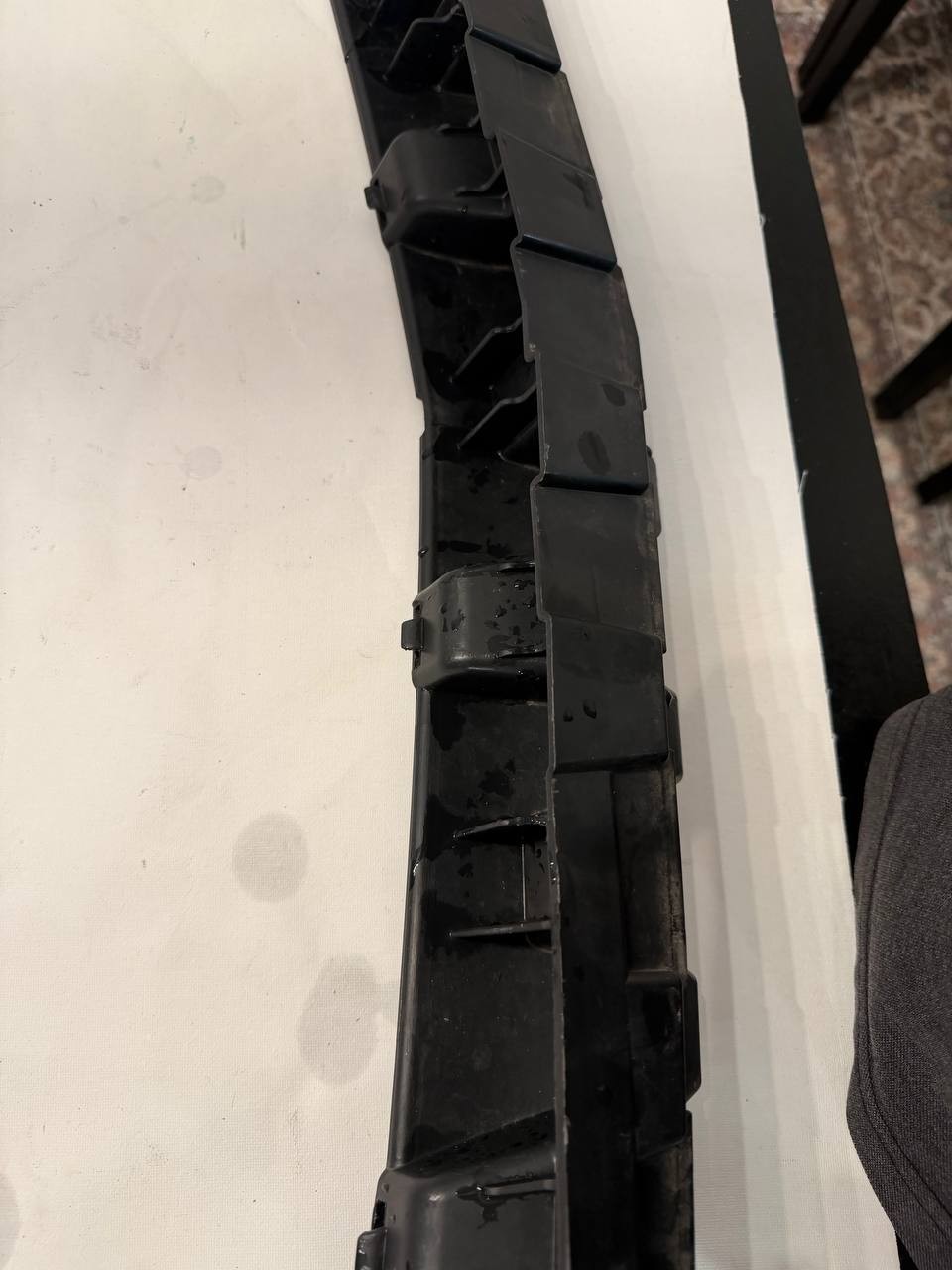 Mercedes-Benz W204 Front Bumper Center Support A2048854665 OEM Used