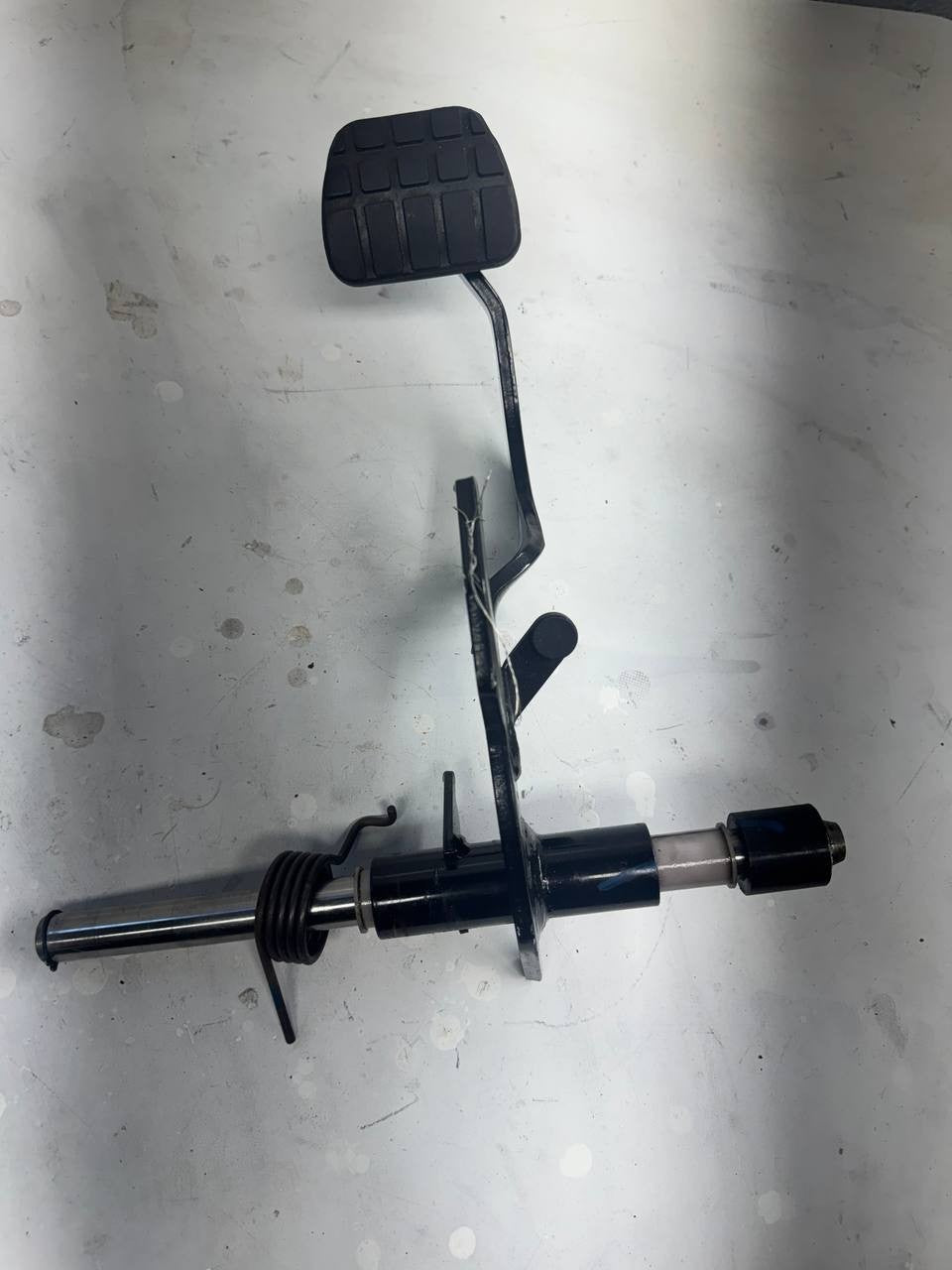 2022 Hino L6 Brake Pedal Assembly OEM Used