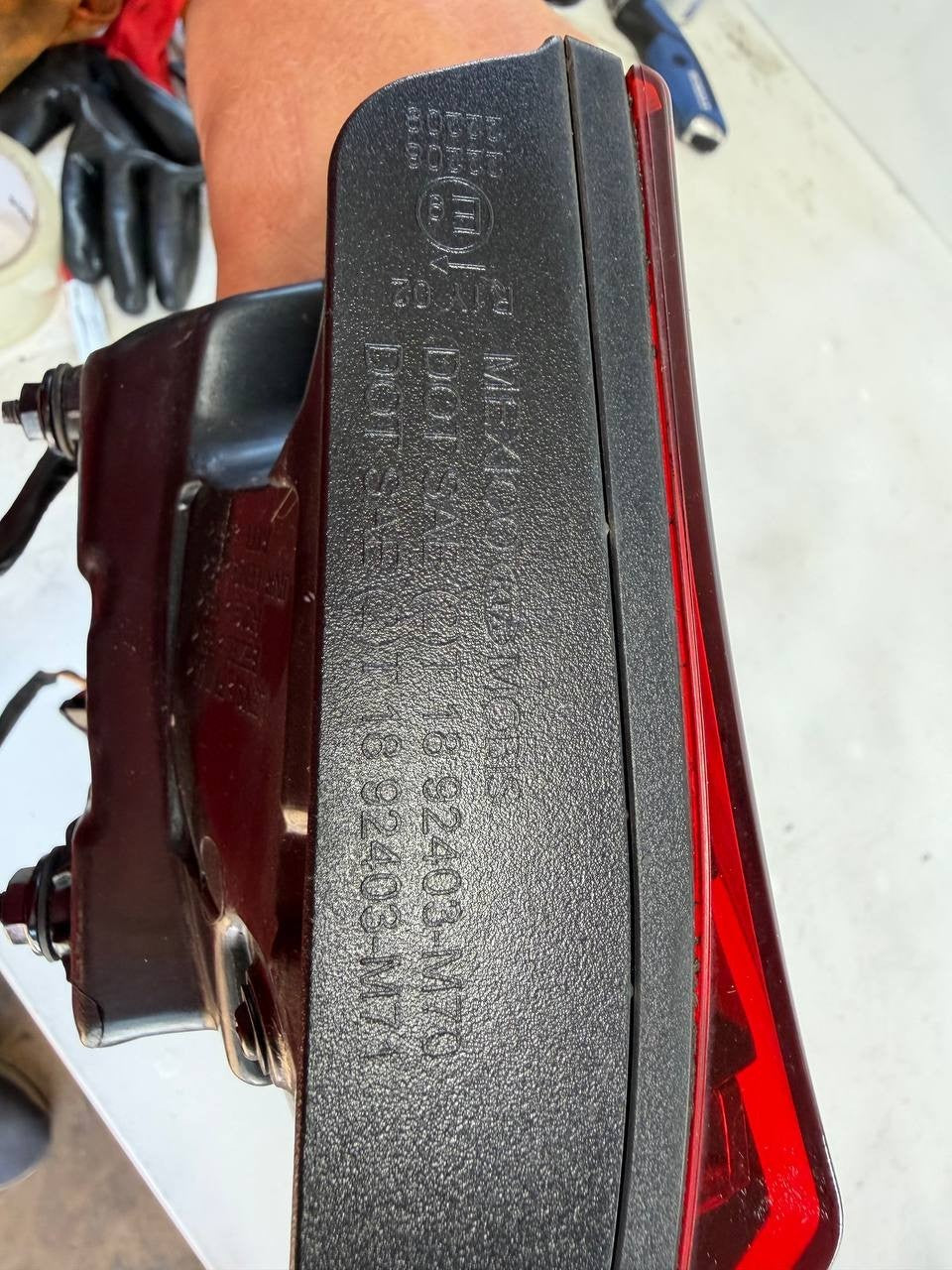 2019 Kia Forte Right Rear Tail Light Lamp 92404-M70 OEM Used