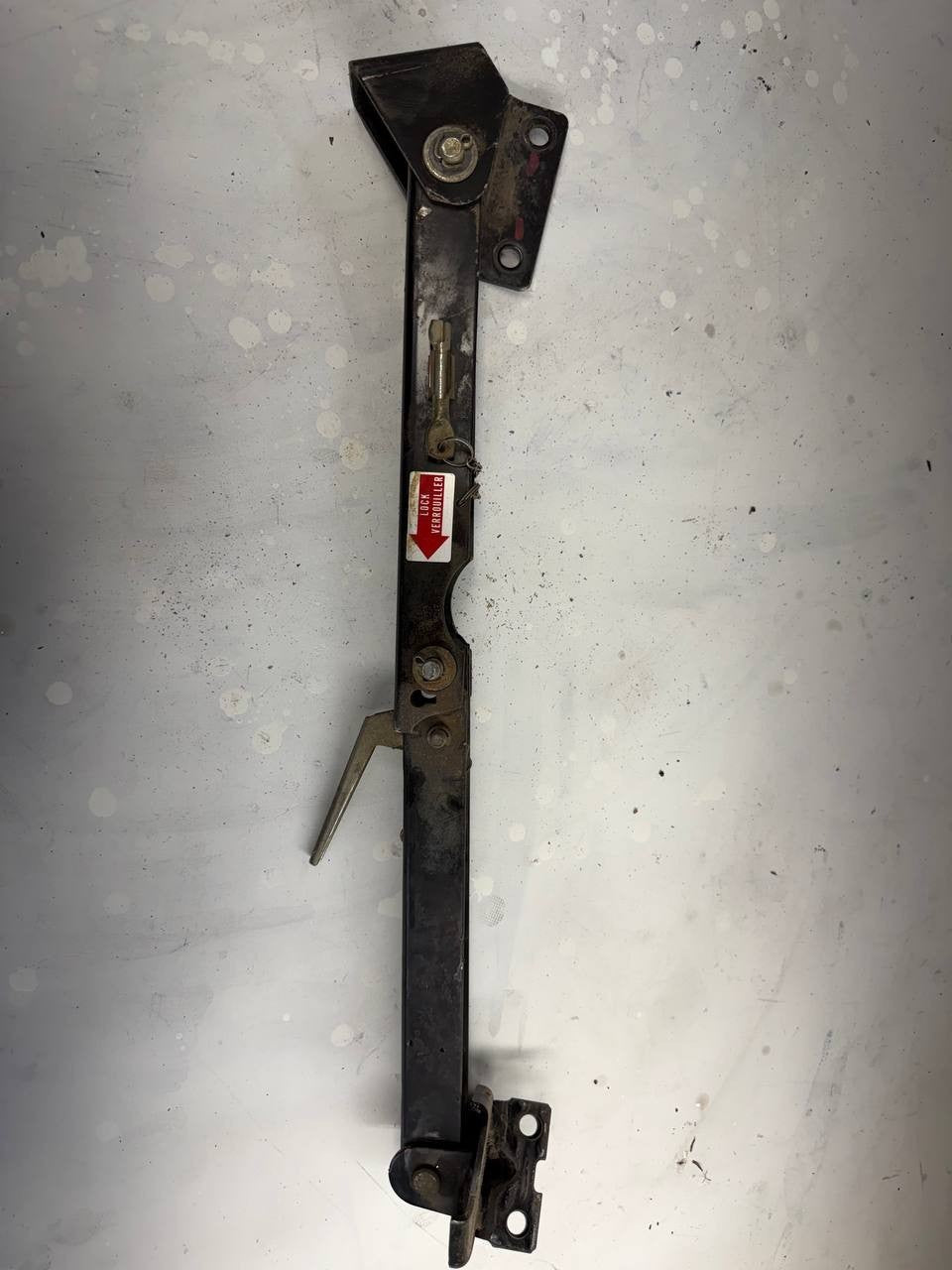 Hino 155 / 195 Door Holder System OEM Used