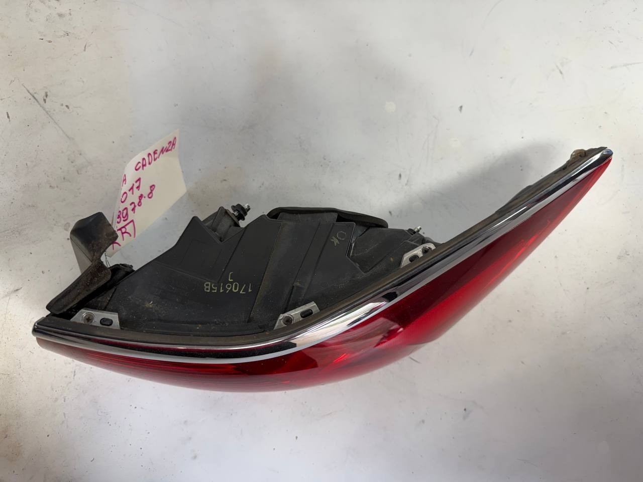 2017 Kia Cadenza Right Rear Tail Light Lamp RR OEM Used