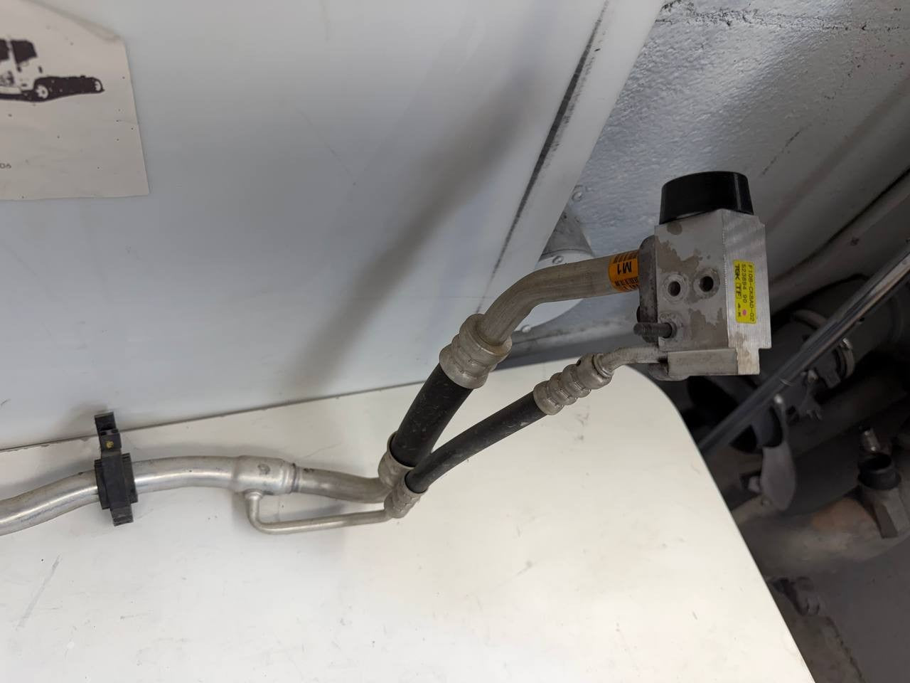 2015 Kia Cadenza A/C Lines & Expansion Valve F108-CK8AD-02 OEM Used