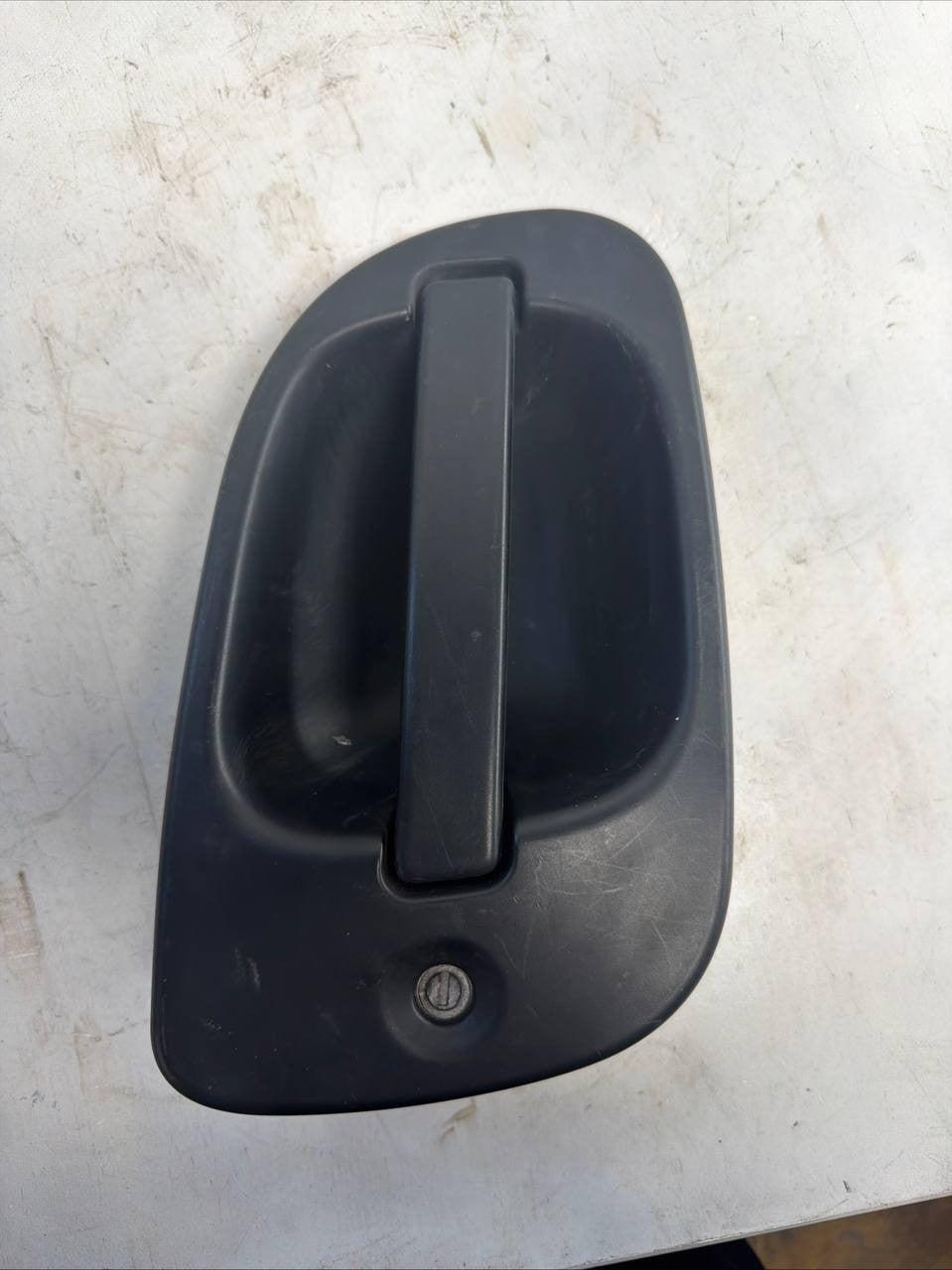 Freightliner Cascadia Left Driver Side Exterior Door Handle Assembly Used