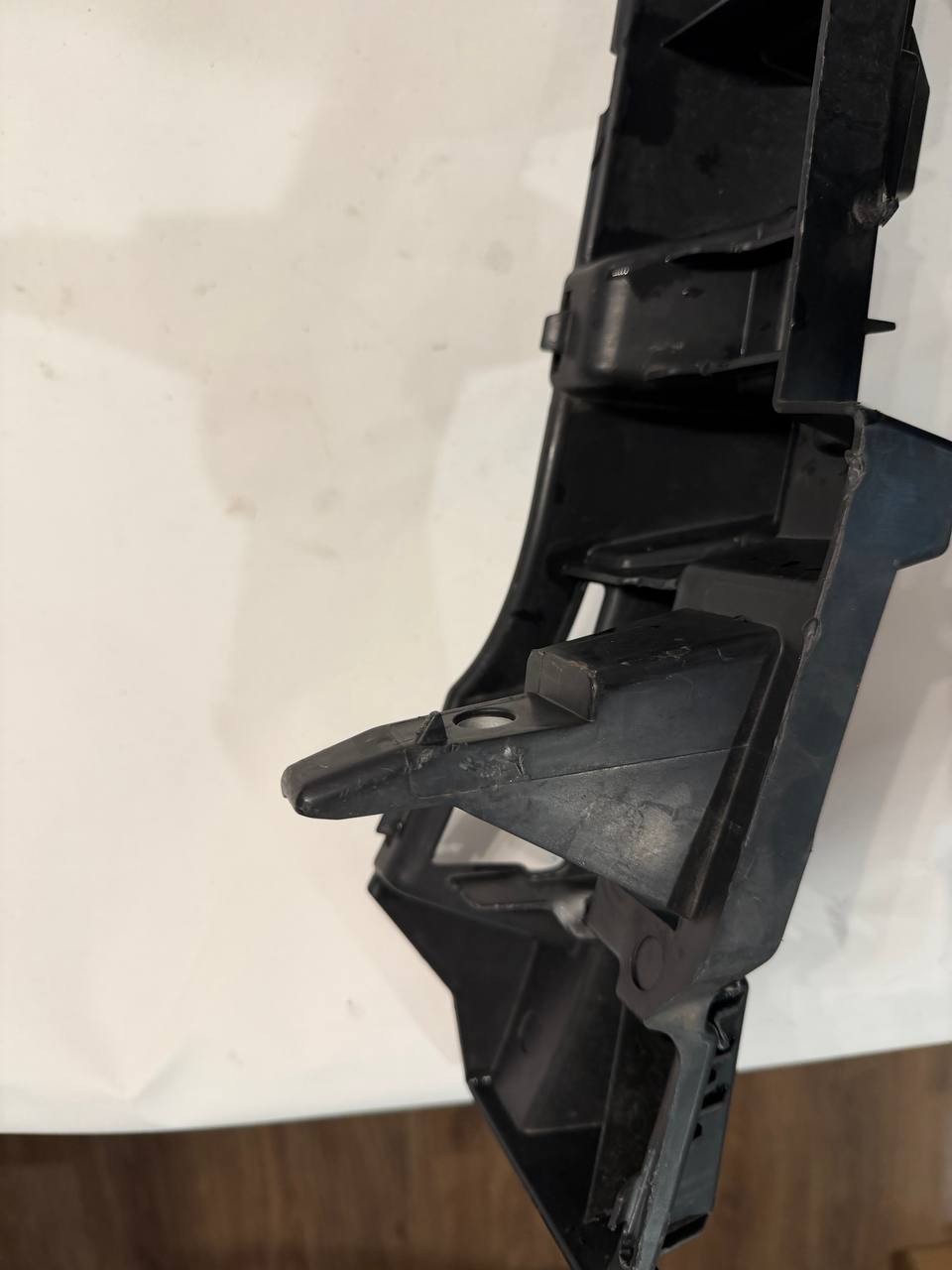 Mercedes-Benz W204 Front Bumper Center Support A2048854665 OEM Used