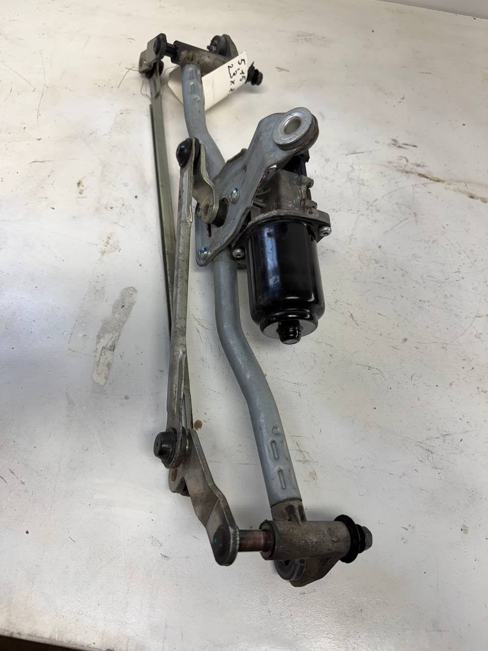 2020 VW Passat Front Windshield Wiper Linkage 561955023F OEM Used