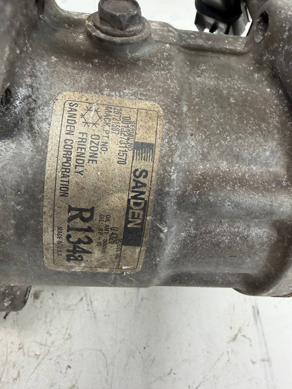 A/C Air Conditioning Compressor 709GKA18 OEM Used