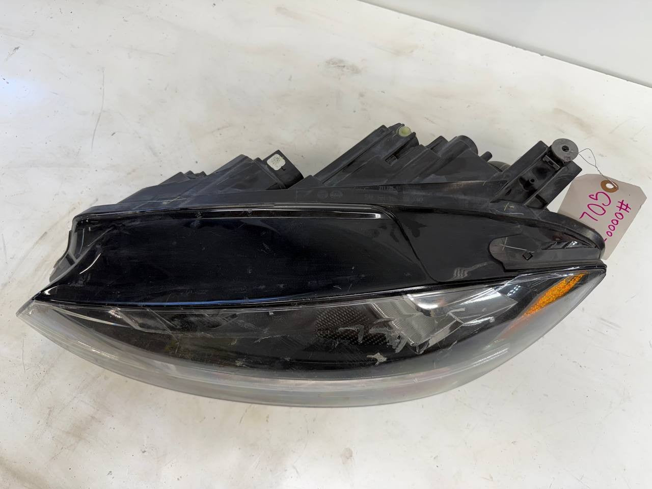 Volkswagen Golf 2018 Left Side Headlight Headlamp LH OEM Halogen/LED Used