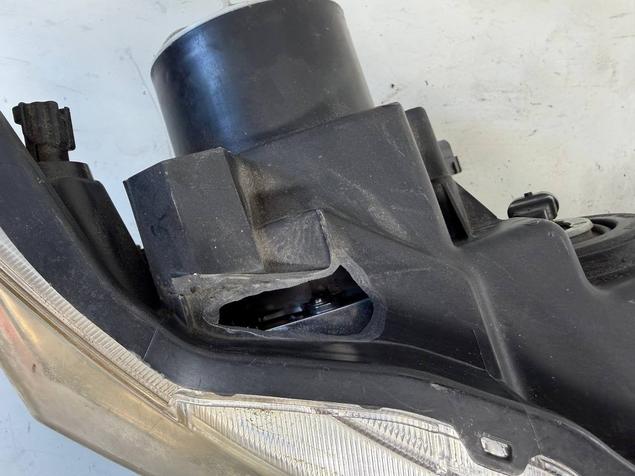 Nissan Quest 2012-2017 Right Side Headlight Headlamp RH OEM Halogen/Xenon Used