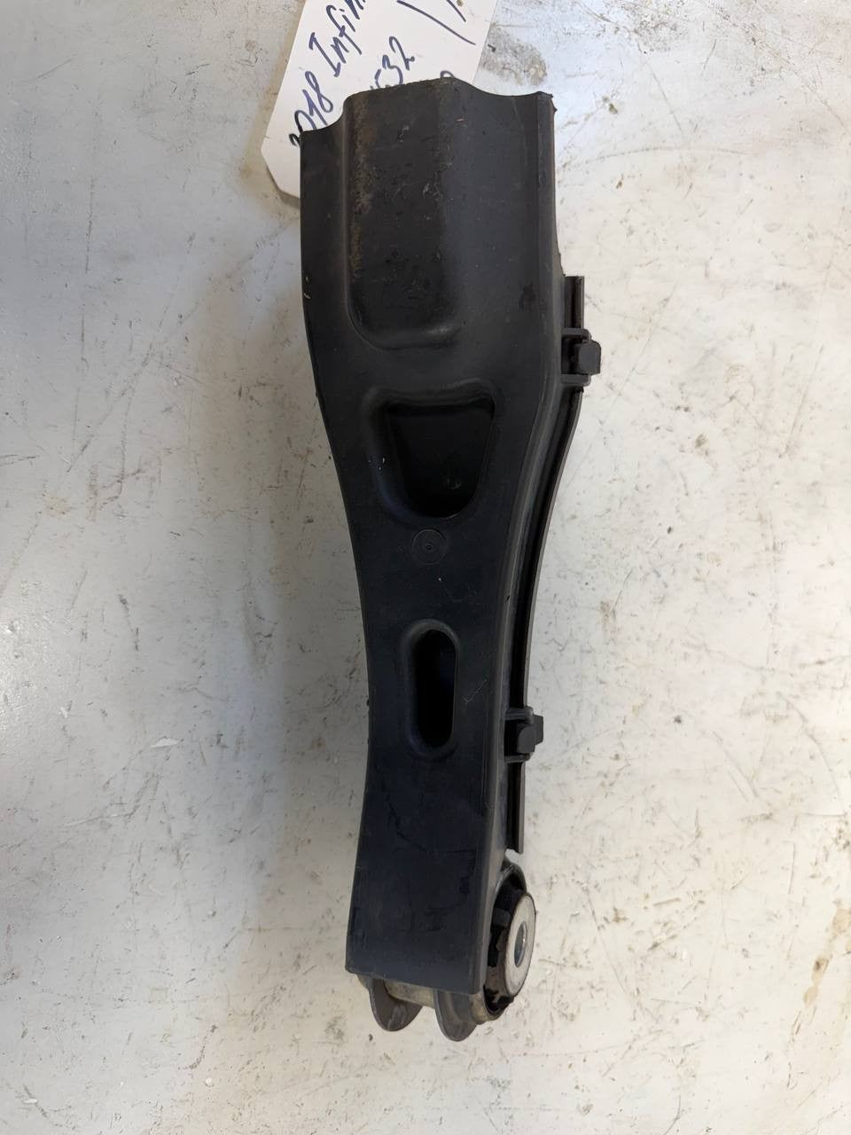 2018 Infinity qx-30 Rear Right Control Arm A2463520788 OEM Used