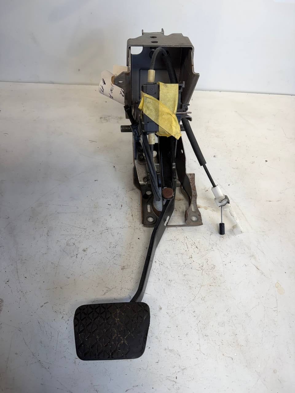 2012 Mazda cx9 Brake Pedal Assembly OEM Used