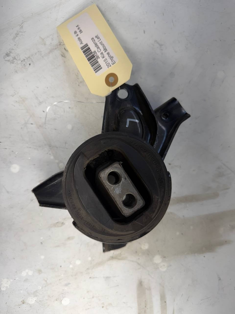 2015 Kia Cadenza Left Engine Mount Motor Mount LH OEM Used