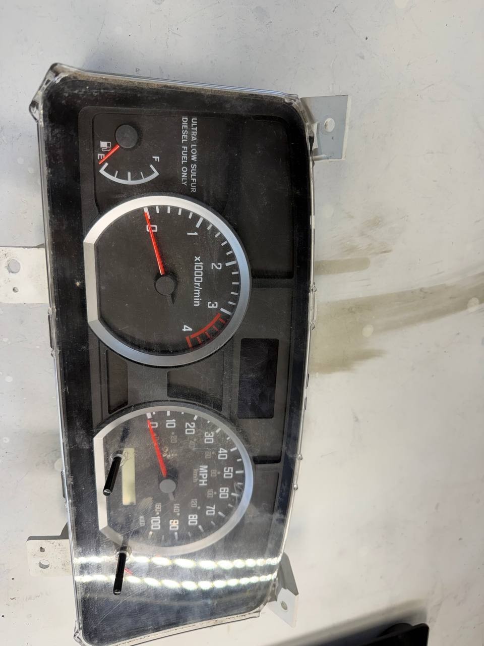 Isuzu NPR XD Instrument Cluster Gauge Cluster IMSM-100M-E OEM Used