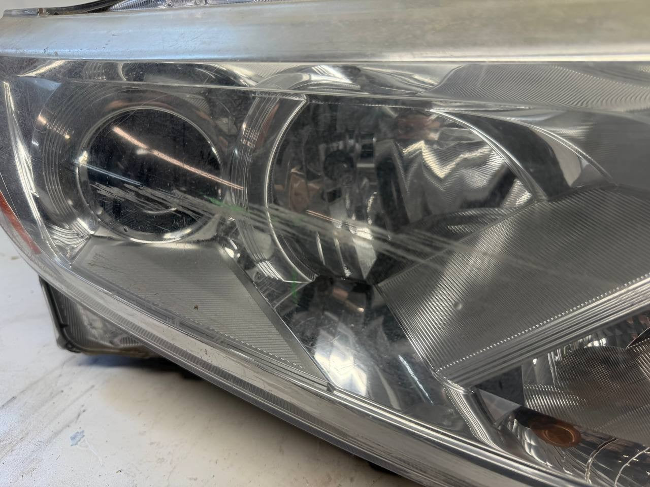 Nissan Quest 2012-2017 Right Side Headlight Headlamp RH OEM Halogen/Xenon Used