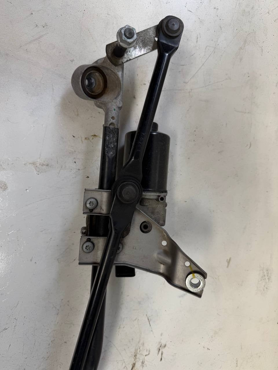 2018 Infinity QX-30 Windshield Wiper Linkage W000016831 OEM Used