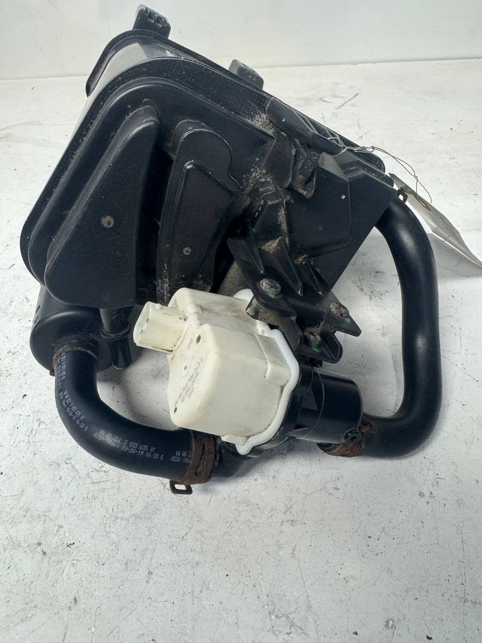 2020 Volkswagen Passat EVAP Charcoal Canister Vapor Canister 561201801G OEM Used