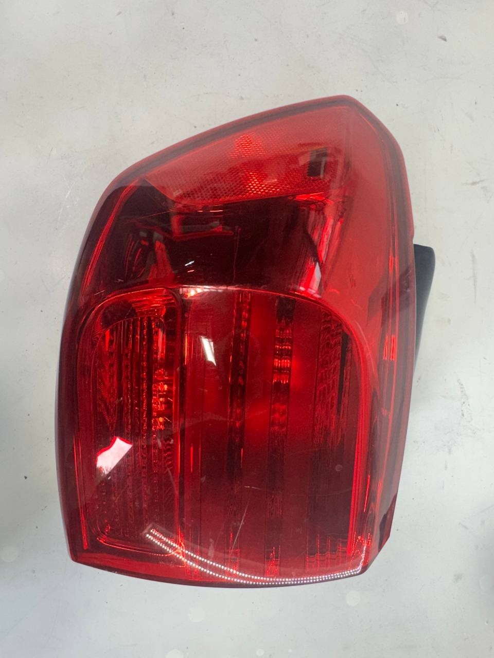 2015 Kia Sedona Left Rear Tail Light Lamp OEM Used