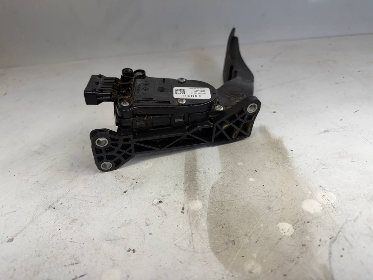 Isuzu NPR Gas Accelerator Pedal Assembly 8976711520 OEM Used