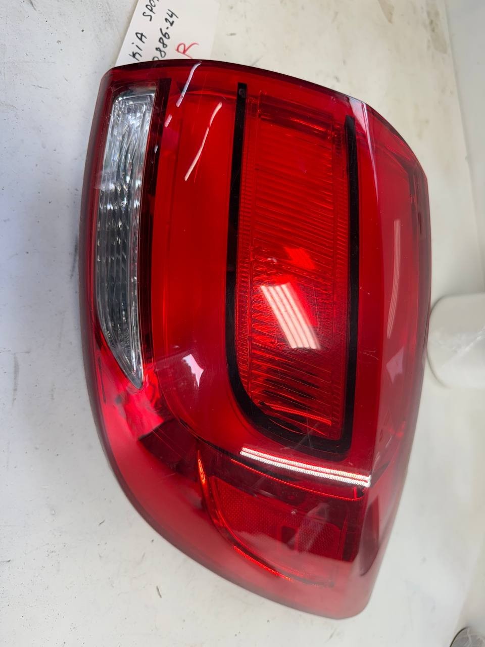 Kia Sportage Right Rear Tail Light Lamp OEM Used