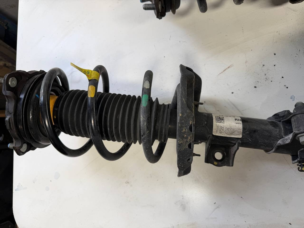 2023 Kia Forte LH RH Front Struts Shock Absorbers 54651M7730 Brake Disks Used