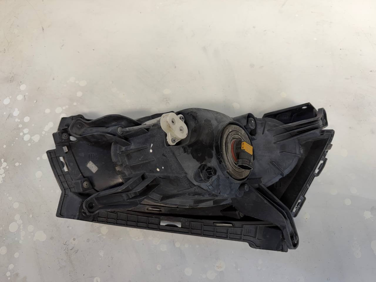 2015 Kia Cadenza Front Bumper Fog Light Right RH OEM Used