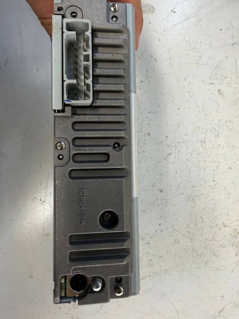 Isuzu NPR AM FM CD Radio Receiver 8982414240 OEM Used
