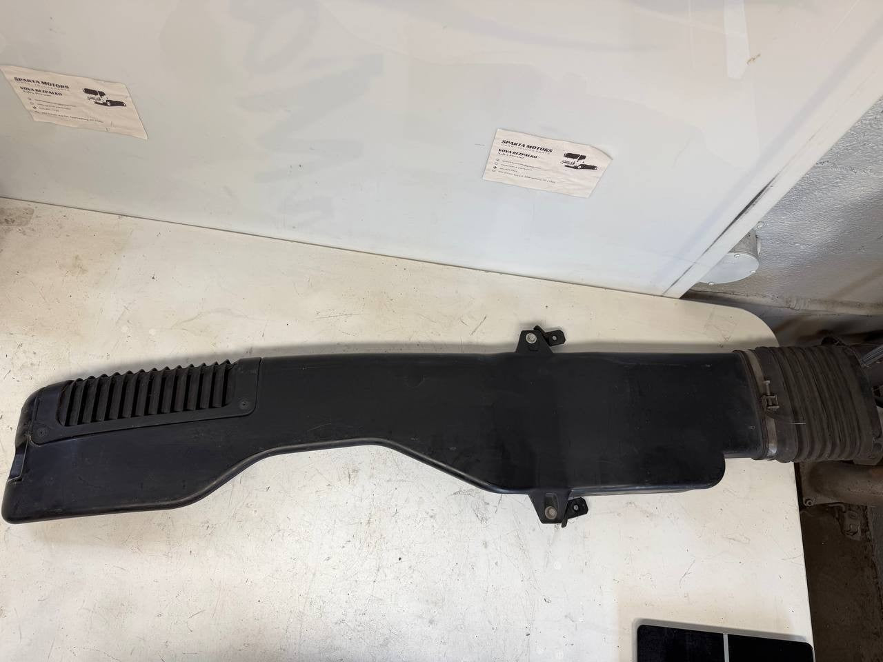 Mitsubishi Fuso Air Intake Pipe Air Cleaner Intake Duct OEM Used
