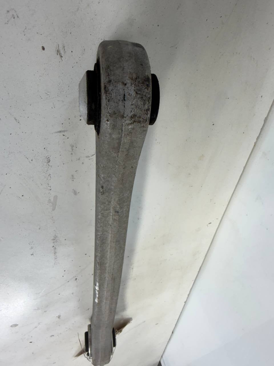 2021 - 2023 Audi A6 Rear Left Control Arm 4M0505425F OEM Used