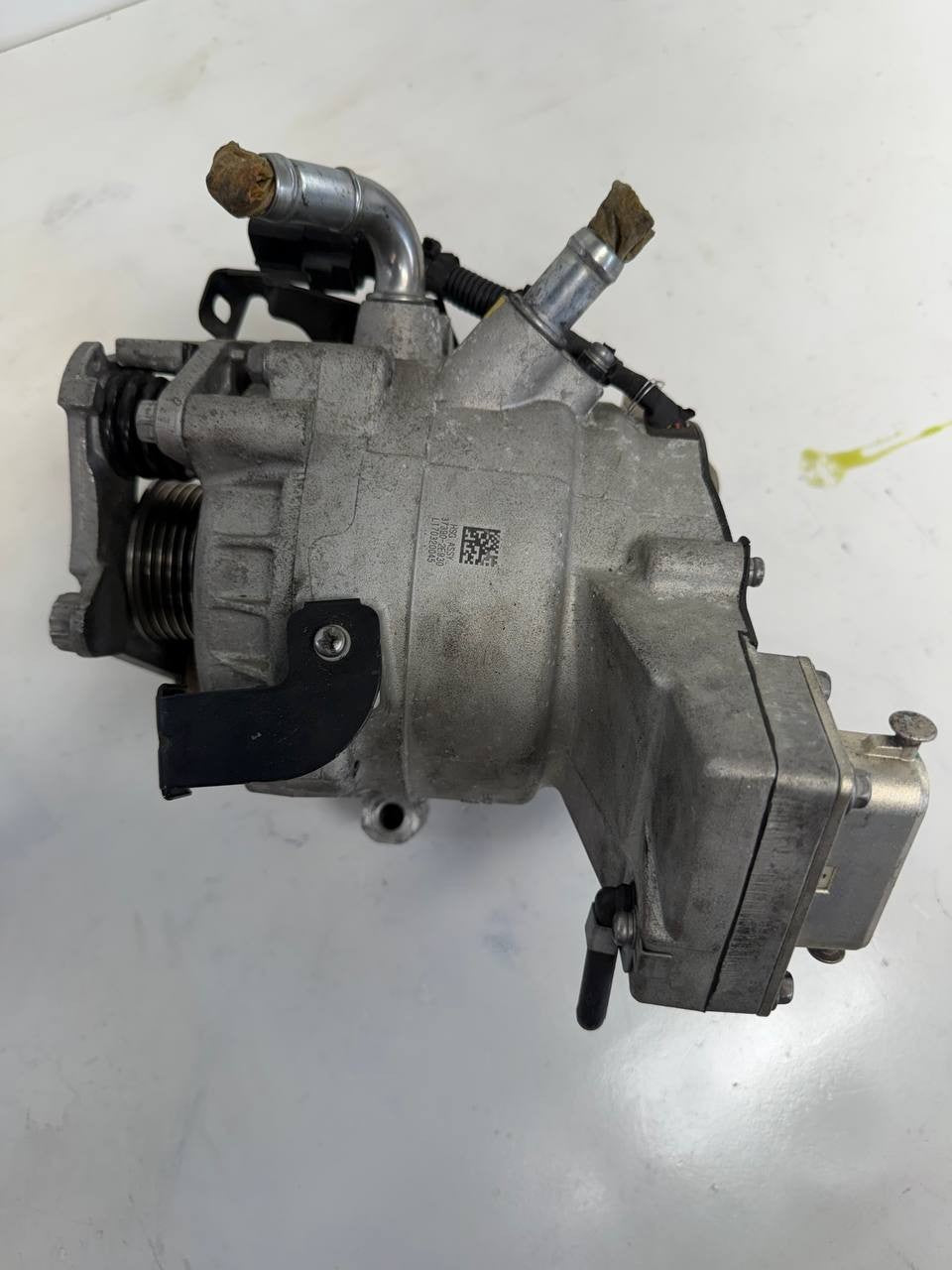 2017 Hyundai Sonata Serpentine Belt Tensioner 25281-2E650 OEM Used