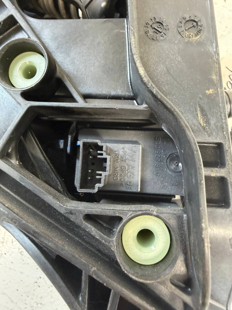 2020 Volkswagen Golf Alltrack Brake Pedal Assembly OEM Used