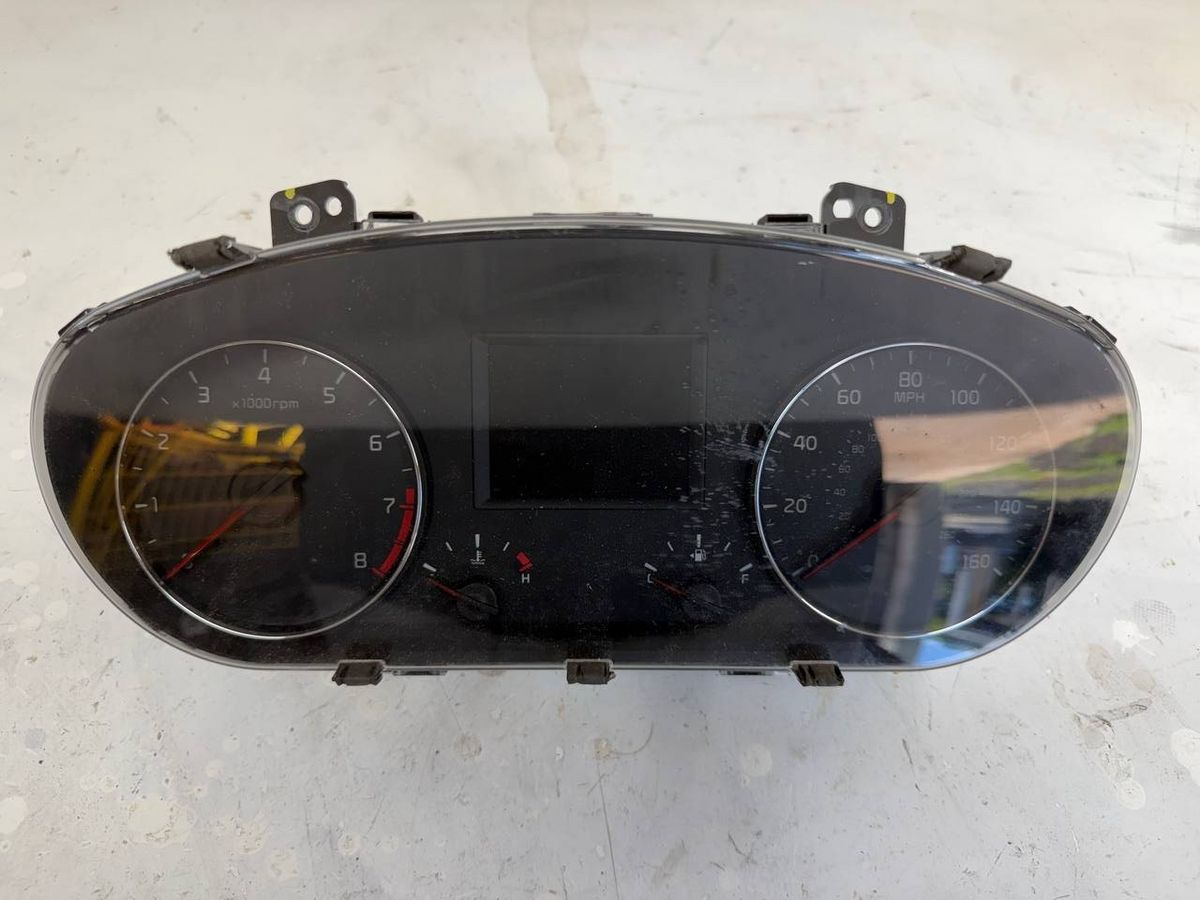 2016 Kia Cadenza Instrument Cluster Speedometer 94001-F6050 OEM