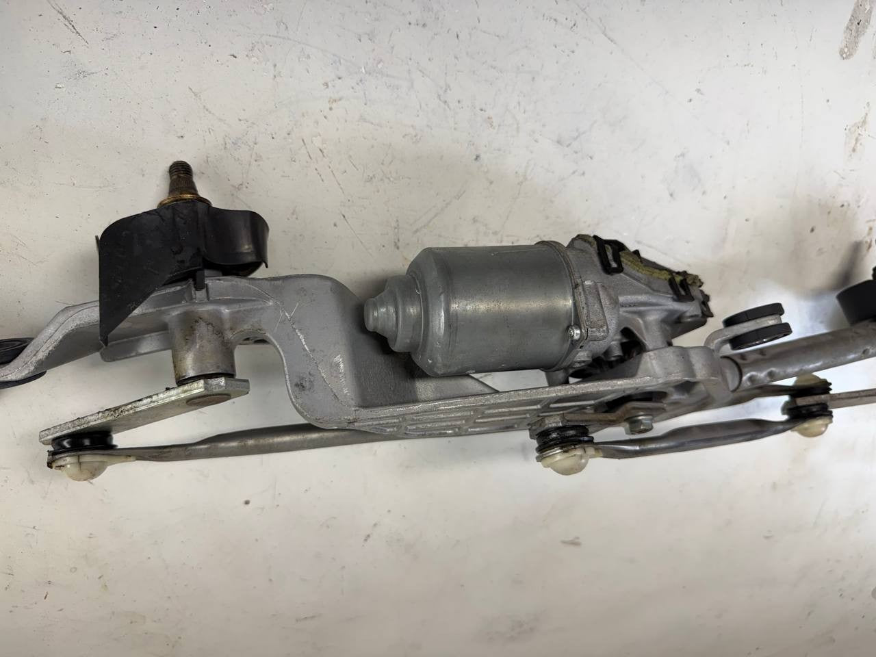 2012 Mazda CX9 Windshield Wiper Linkage OEM Used