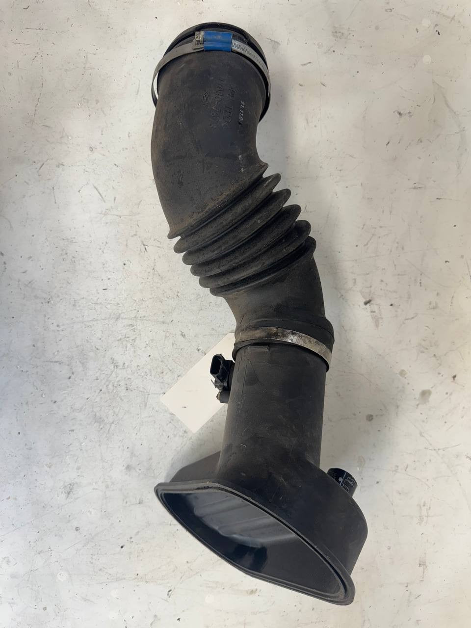 Hino 195 Air Intake Hose with Mass Air Flow Sensor 170307873 OEM Used