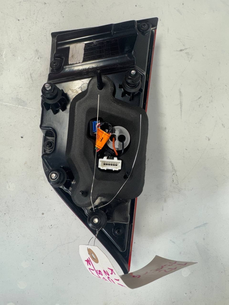 2017 Kia Cadenza Right Rear Tail Light Lamp RR OEM Used