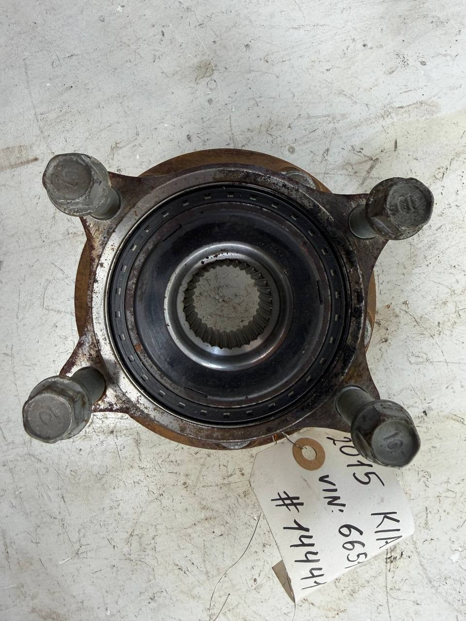 2015 Kia Sedona Wheel Hub Bearing Assembly OEM Used