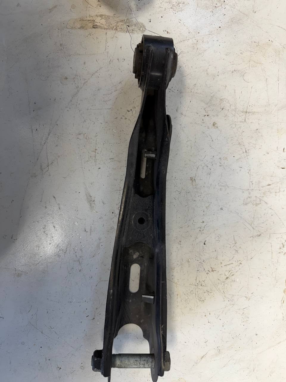 2017 Hyundai Sonata Rear Right Control Arm OEM Used