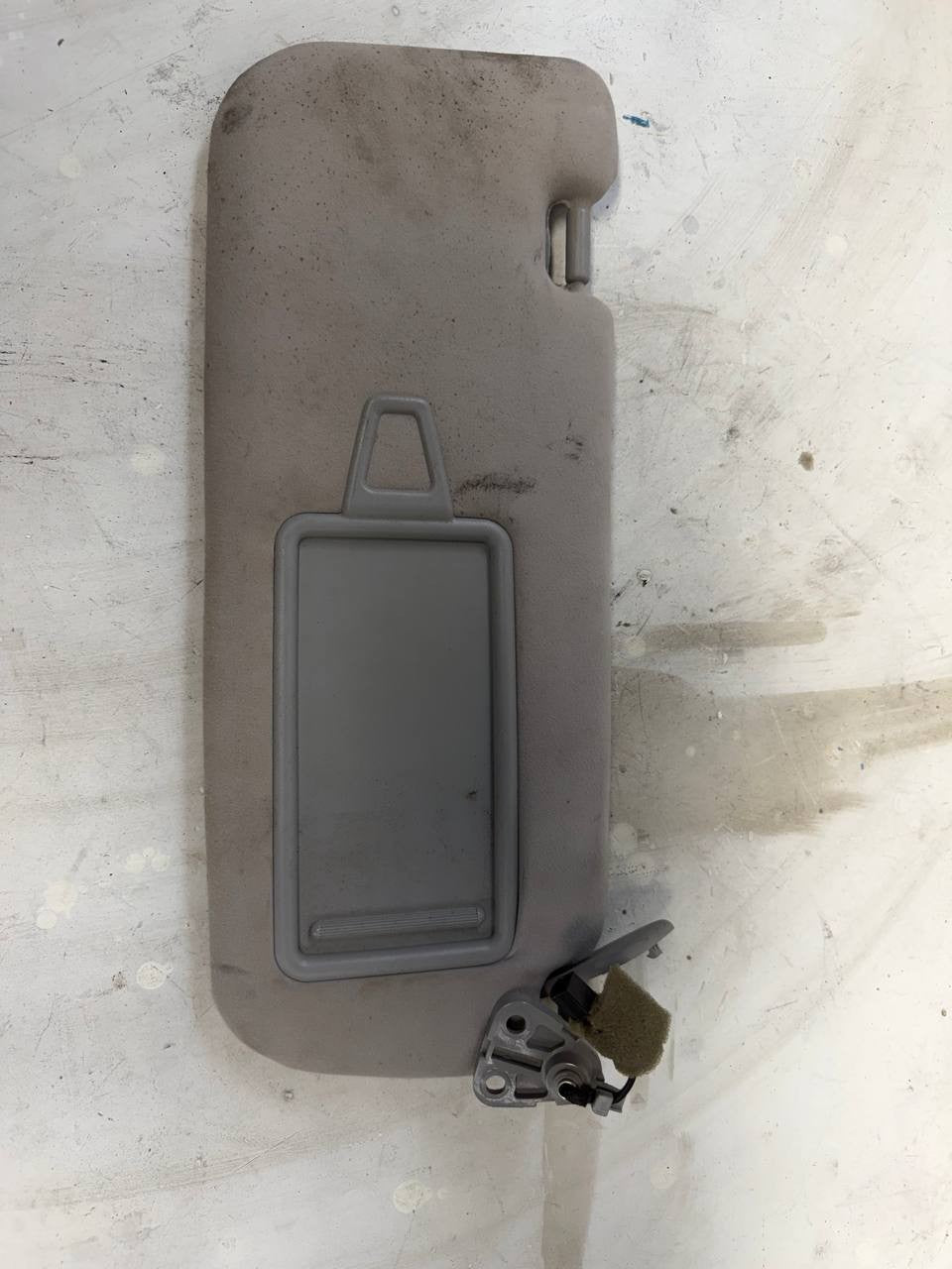 2015 Kia Cadenza Right Driver Side Sun Visor LH OEM Used