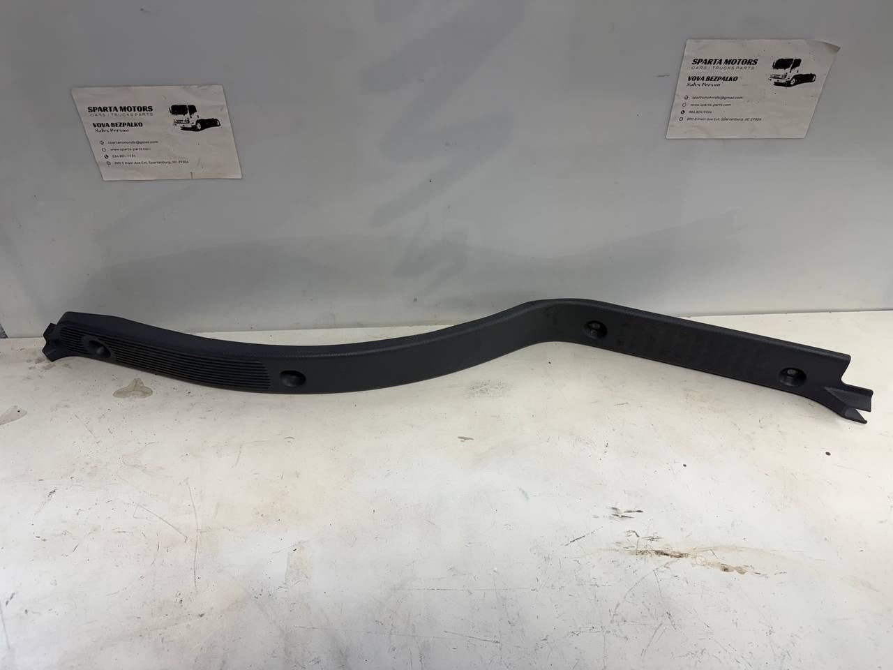 Isuzu NPR NQR Right Driver Side Door Sill Trim Step Cover Plastic RH