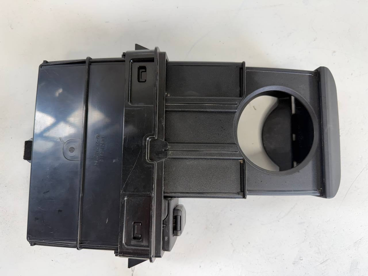 2022 Hino L6 USB Port Cup Holder Console Assembly OEM Used